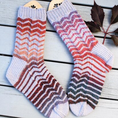 Wavy Stripes Socks