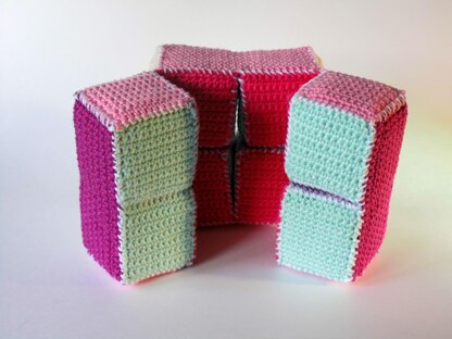 Crochet and Play, the puzzle cube