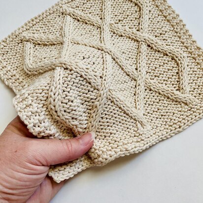 Lattice Cable Washcloth - knitting pattern