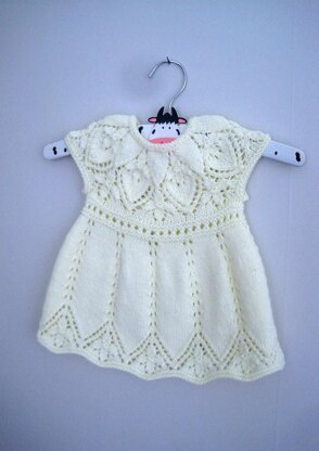 Annie Dress Knitting pattern by Suzie Sparkles | LoveCrafts