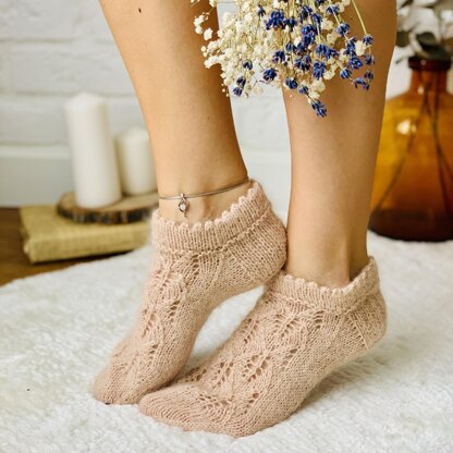 Lace slippers