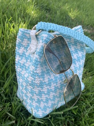 Houndstooth crochet handbag #2