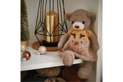 Knitted bear