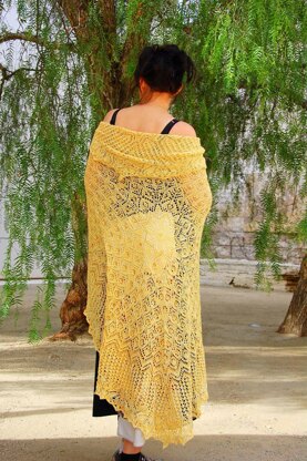 Ju Hua, a circle shawl