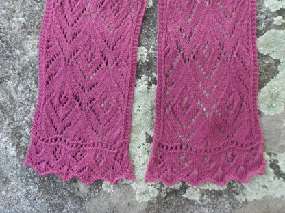 Lotus Bud Lace Scarf