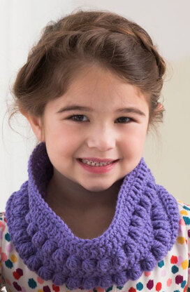 Just Like Mom Cowl in Red Heart Super Saver Economy Solids - LW4183 - Downloadable PDF