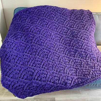 Overlapping Waves Blanket