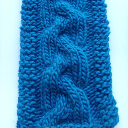 Easy chunky cable scarf