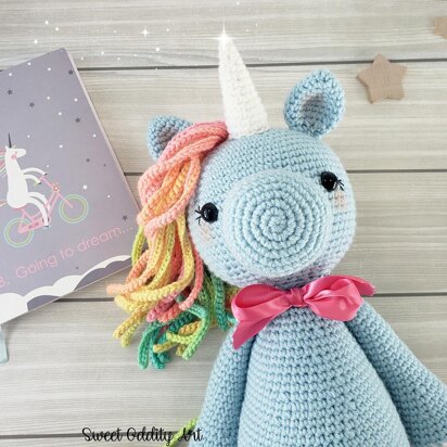 Leisure Arts Little Crochet Friend Animals Crochet Kit, Unicorn, 8,  Complete Crochet kit, Learn to Crochet Animal Starter kit for All Ages,  Includes Instructions, DIY amigurumi Crochet Kits 