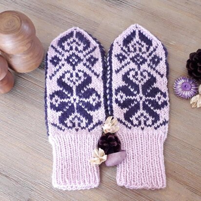 Winter Heart Mittens