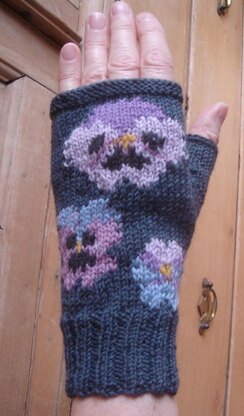 Pansy fingerless gloves/mitts