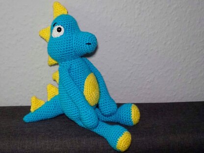 Crochet Pattern for the Dinosaur Yellblue!