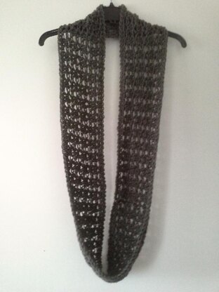 V Shell Lace Seamless Infinity Scarf