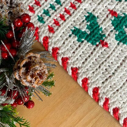 Holly Jolly Table Runner