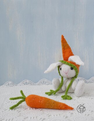 Bunny and carrot knitted flat