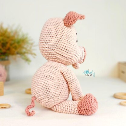 Pink Pig Stuffed Toy Amigurumi Crochet Pattern