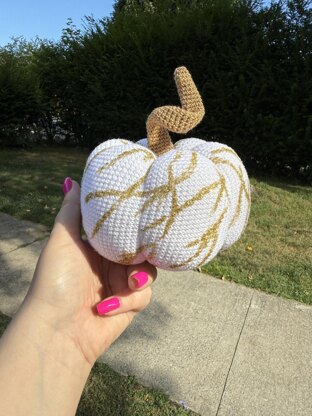 Crochet Pumpkin with glitter
