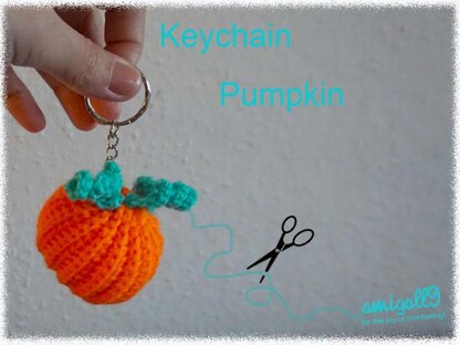 Crochet pattern pumpkin keychain