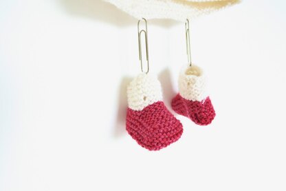 Strawberry Seed Baby Booties