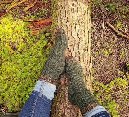 Spruce Cable Socks