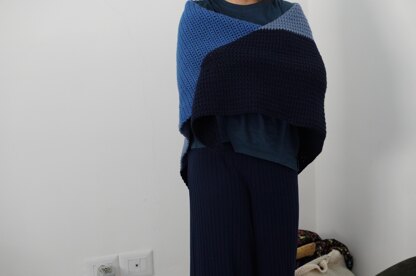 Single crochet tricolor shawl