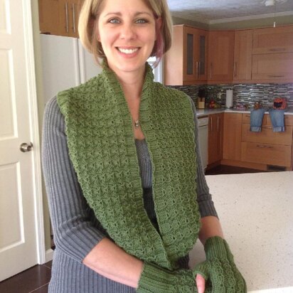 Tea Olive Cowl & Mitts Set