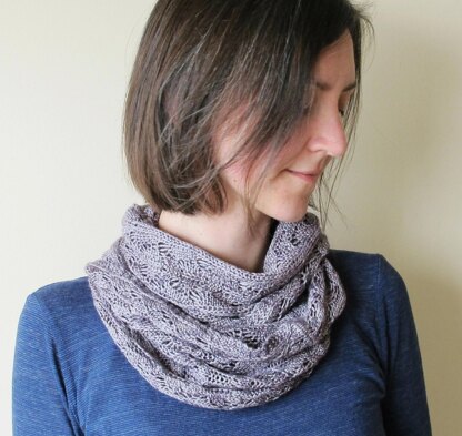 Bell Heather Cowl
