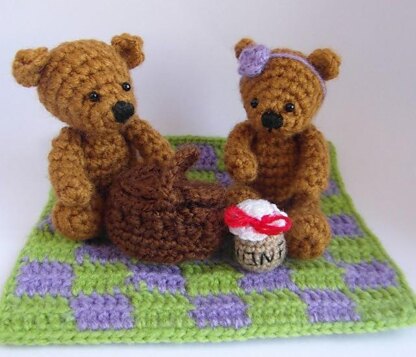 Picnic Teddy Bears