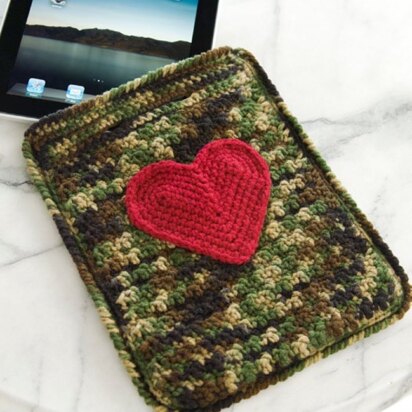 Love My iPad Case in Red Heart Super Saver Economy Solids - LW2331