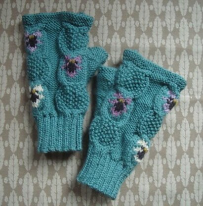 Cable and violets fingerless mitts/gloves