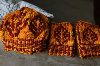Leaves Hat and Mitts Set