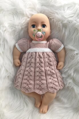 P33 Wavy Edged Doll's Dress