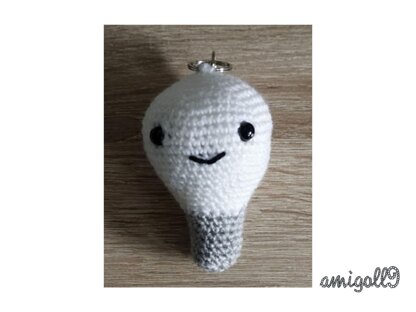 Crochet pattern light bulb keychain