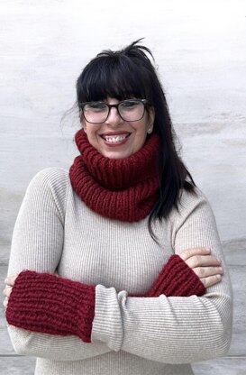Cowl / Neckwarmer and Fingerless Gloves Set