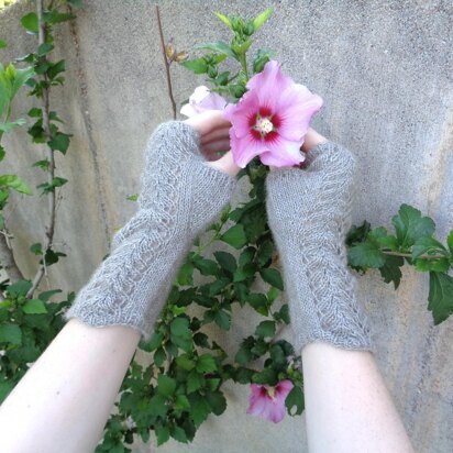 Graceful Fingerless Gloves