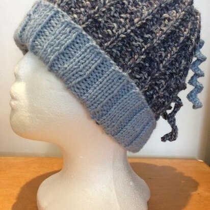 Twizzle hat © Seashells Designs