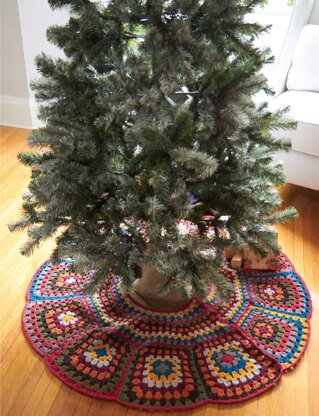 Triciais Tree Skirt In Patons Classic Wool Worsted