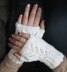 K854 – For the Future Bride Fingerless Gloves