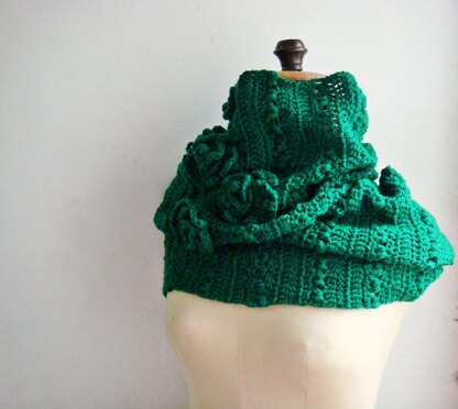 Rustic Crochet Cowl with Roses