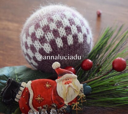 Knit Christmas ornaments