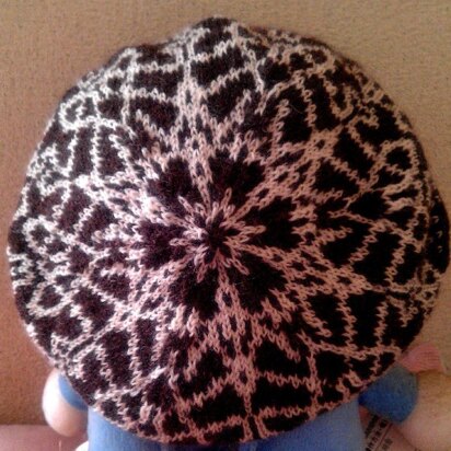 Snowflake Knot beret - knitting pattern
