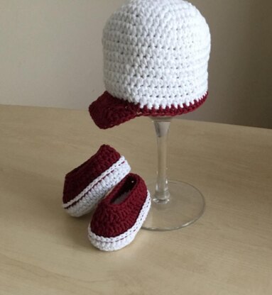 Sporty Baby Bootie & Hat Set N 234