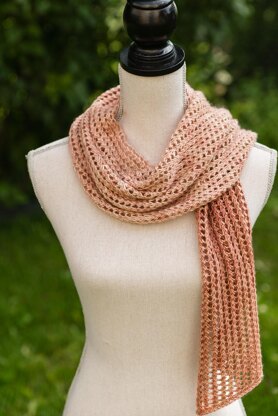 Rosebuds in Lace Scarf