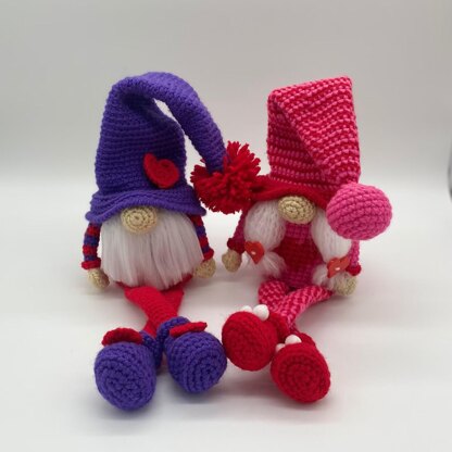 Valentine Gnome with legs
