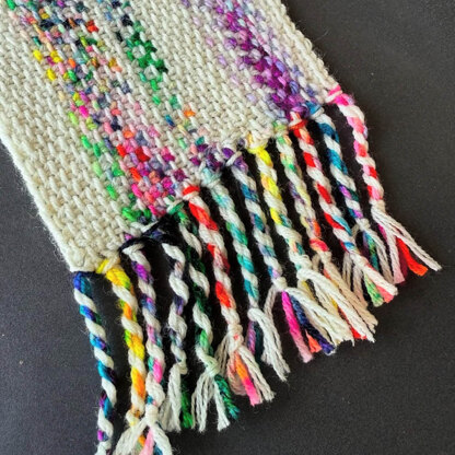 No yarn left behind - Creating art with linen stitch -V- Summer 2025