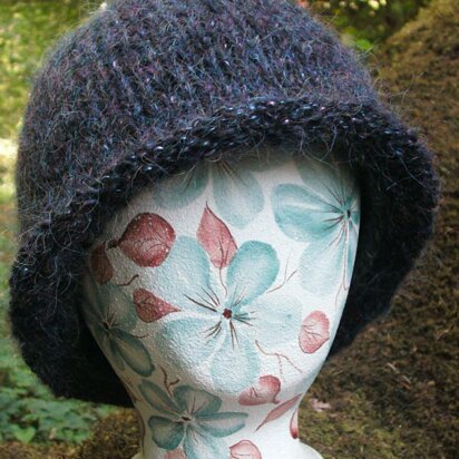 Super Simple Stockinette Stitch Cap - knitting pattern