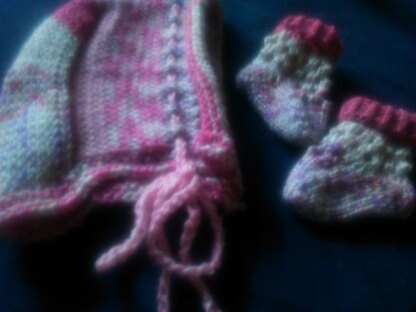 Raindrops and Roses baby bonnet