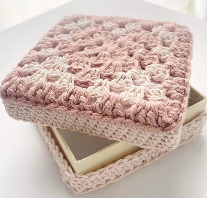 Granny square heart gift box cover