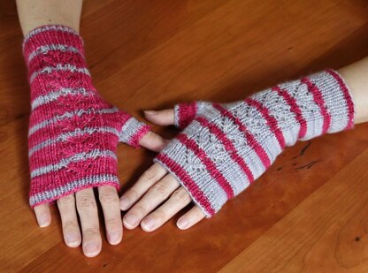 Deco Lace Mitts