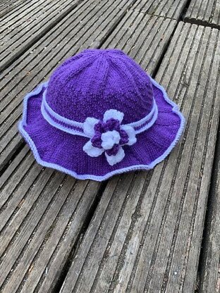 Sun Hat with Knitted Flower